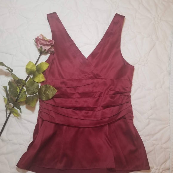 The limited v-neck camisole-fitted top with beaded neckline - Picture 8 of 10